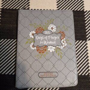 365 Days of Prayer for Women Guided Devotional NWOT